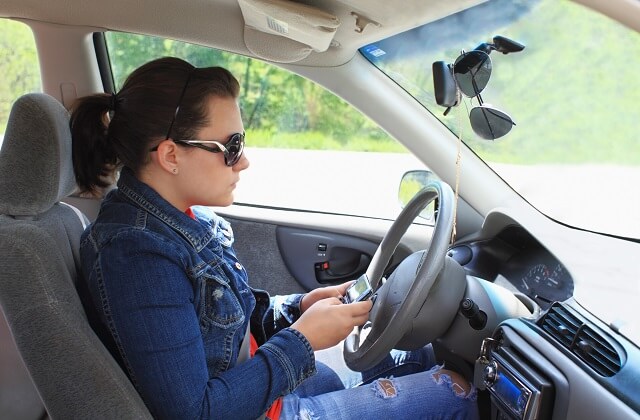 You are currently viewing Does Missouri Need a Law Outlawing Distracted Driving?