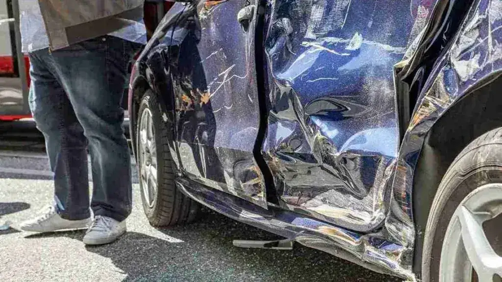 Dangers and Risks of Roadway Accidents | Kansas City | T: 816-795-7500
