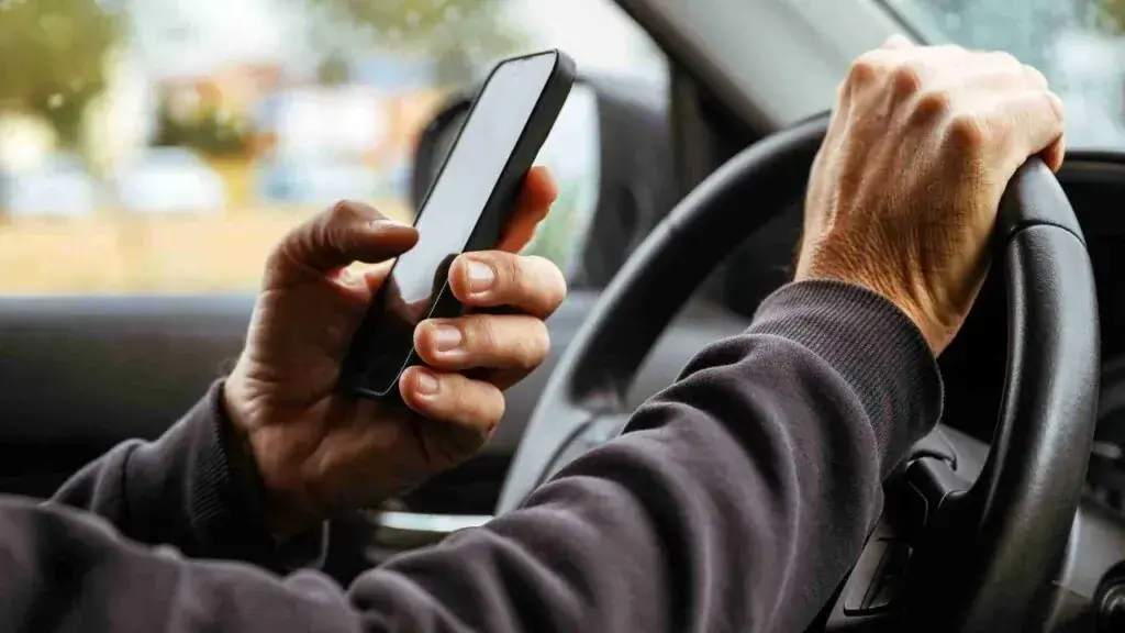 Distracted Driving | Kansas City Motor Vehicle Accident Lawyers | T: 816-795-7500