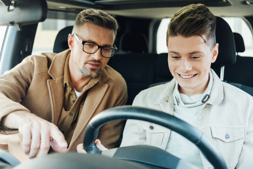 You are currently viewing Why Defensive Driving is the Best Thing Parents Can Teach Their Teen Drivers